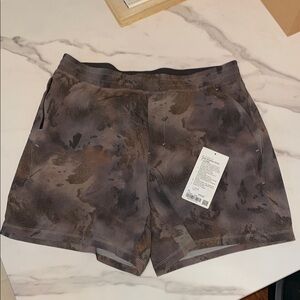 Lululemon Men’s Pace Breaker Short 7” Lined Camo Shorts Sz XL